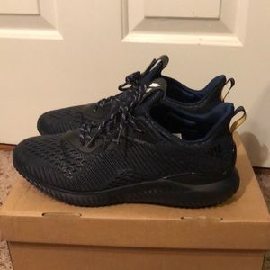 ✅ADIDAS ALPHABOUNCE✅ SIZE: 10.5